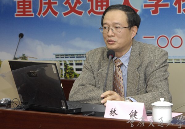 教授谈大学扩招 70F5E0AC435F855AC7A7BCD8DFE_7FBFA4AE_CCBE.jpg
