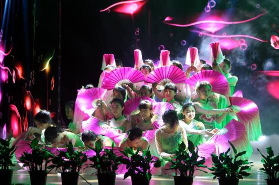 晚会:青春不散场,梦想正起航-重庆交通大学新