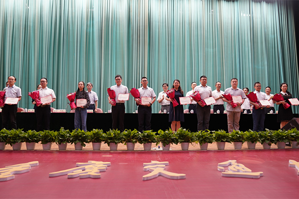 http://cq.news.cn/2021-09/30/1127921546_16329908471001n.png