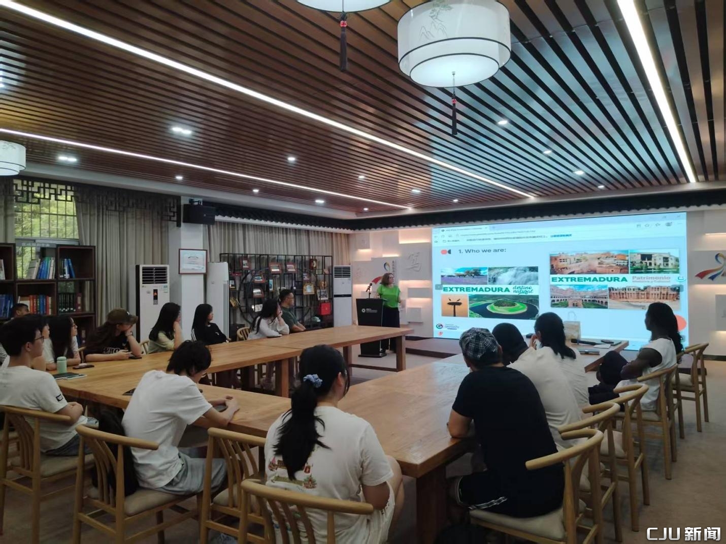 交运学院夏季学期场景项目式教学实践系列报道：交通运输学院举办西班牙学习与研究机会专题讲座