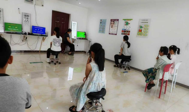 重庆交大逆仿生视力提升技术破解近视防控难题 从实验室走向寻常人家