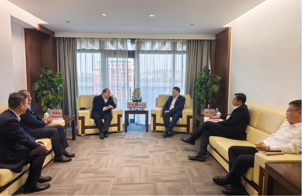 重庆交通大学党委书记宫辉率队调研华南理工大学